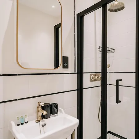 Appartement Spectacular Grade Ii Pad Families Contractors *
