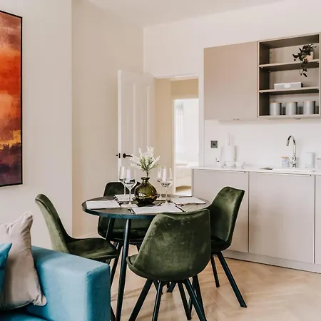 Spectacular Grade Ii Pad Families Contractors Appartement Birmingham